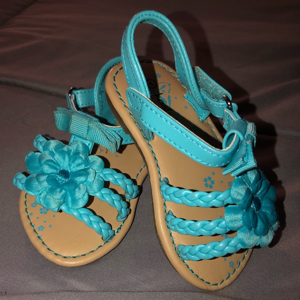 Flower lace sandals 🦋